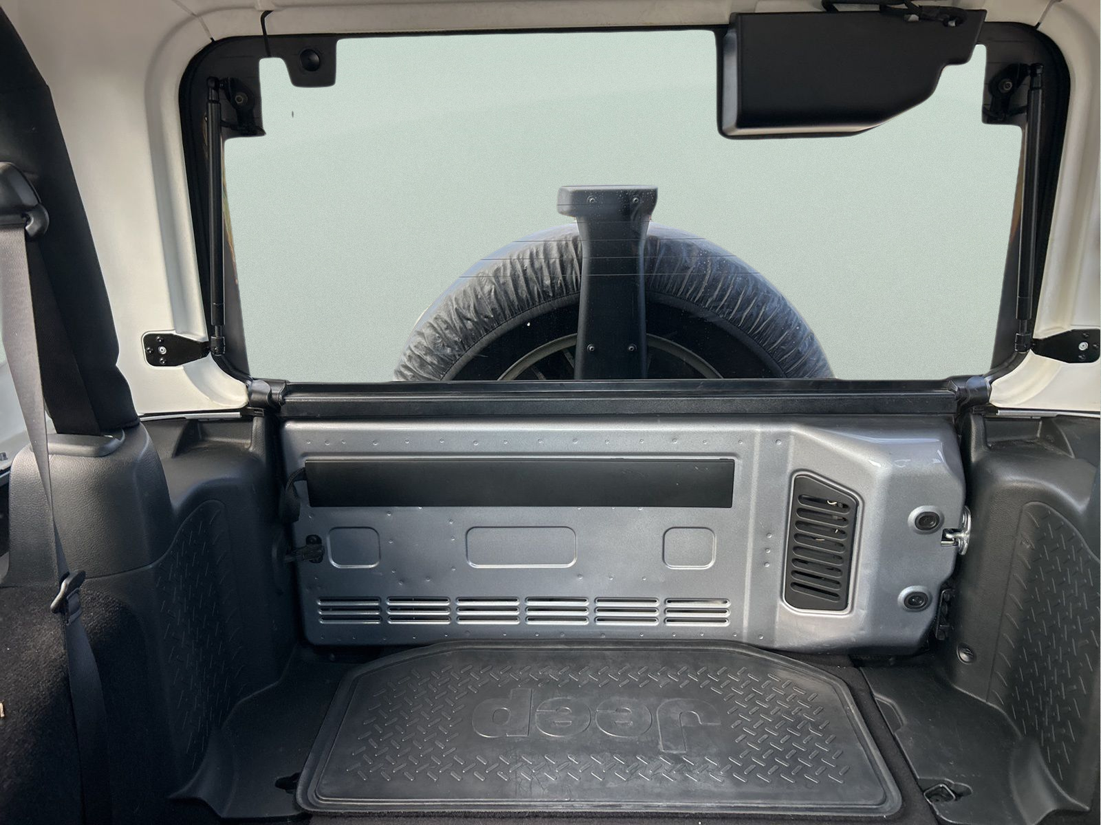 2018 Jeep Wrangler JK Sahara