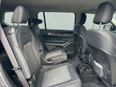 2022 Jeep Grand Cherokee L Laredo