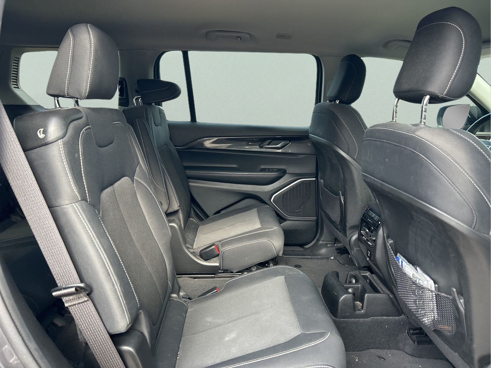 2022 Jeep Grand Cherokee L Laredo