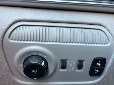 2023 Jeep Wagoneer Series III