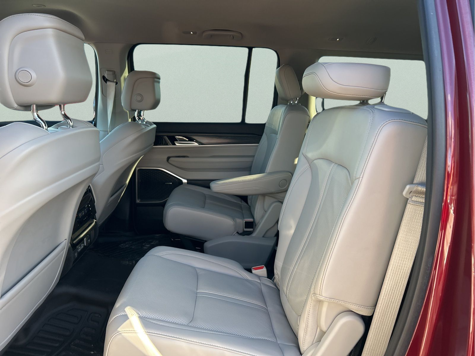 2023 Jeep Wagoneer Series III