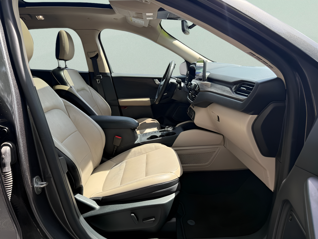 2020 Ford Escape Titanium Hybrid