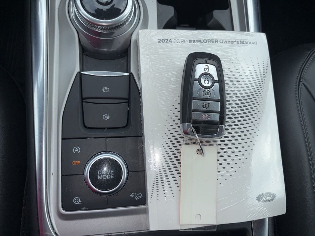 2024 Ford Explorer XLT Sport