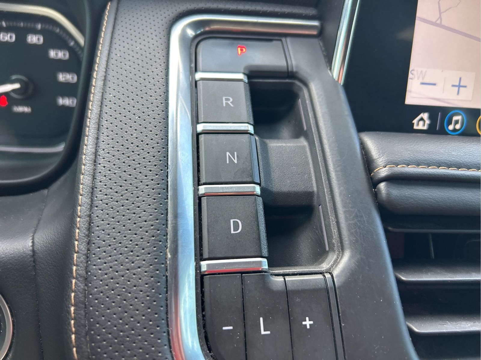 2021 GMC Yukon XL AT4