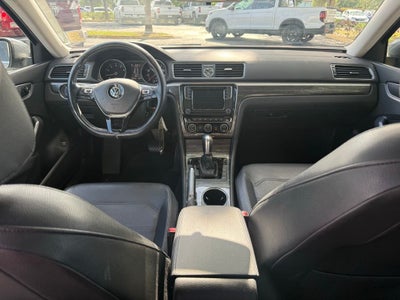 2016 Volkswagen Passat 1.8T SE