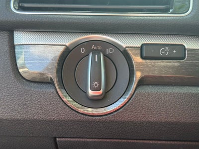 2016 Volkswagen Passat 1.8T SE