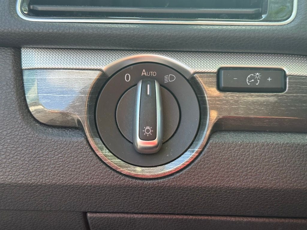 2016 Volkswagen Passat 1.8T SE