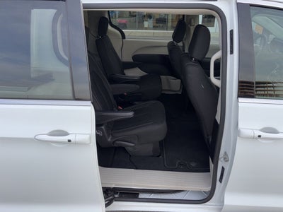 2024 Chrysler Voyager LX