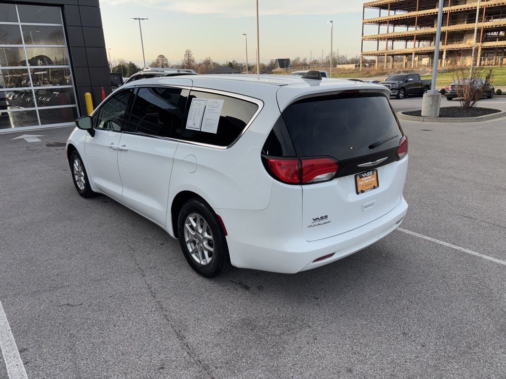 2024 Chrysler Voyager LX