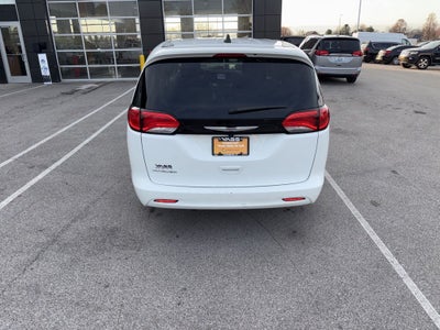 2024 Chrysler Voyager LX