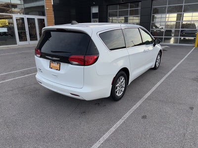 2024 Chrysler Voyager LX
