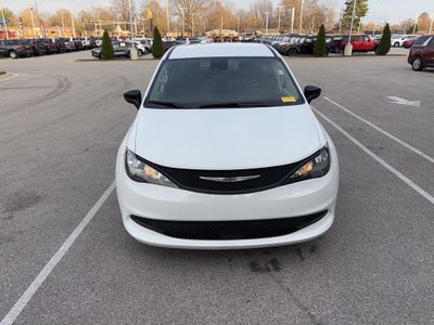 2024 Chrysler Voyager LX