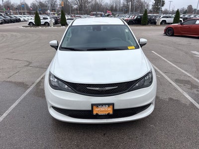 2023 Chrysler Voyager LX CPO