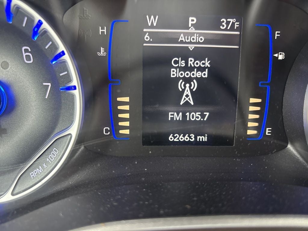 2023 Chrysler Voyager LX CPO