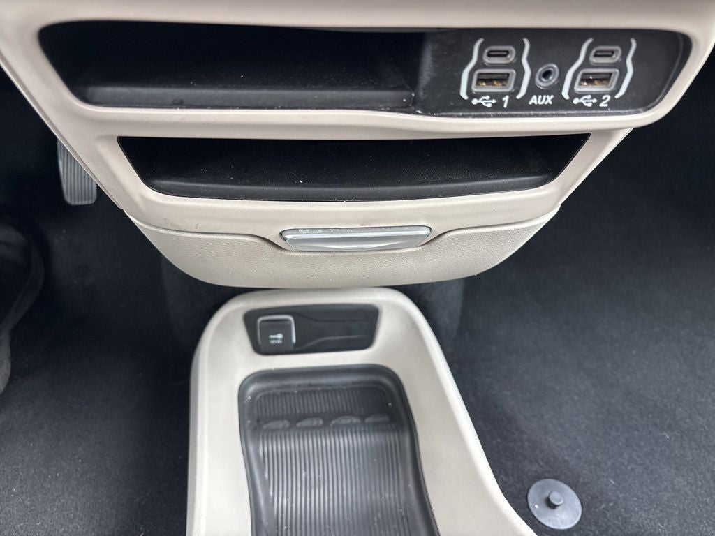 2023 Chrysler Voyager LX CPO