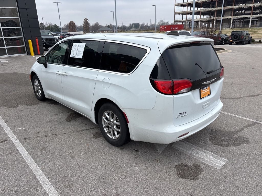 2023 Chrysler Voyager LX CPO