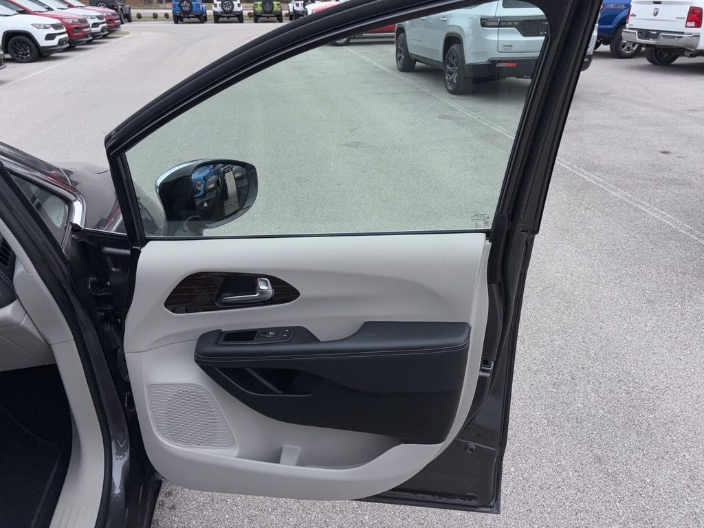 2023 Chrysler Pacifica Limited