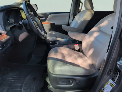 2017 Toyota Sienna Limited Premium 7 Passenger