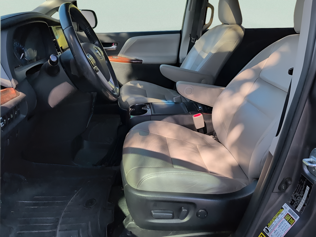 2017 Toyota Sienna Limited Premium 7 Passenger