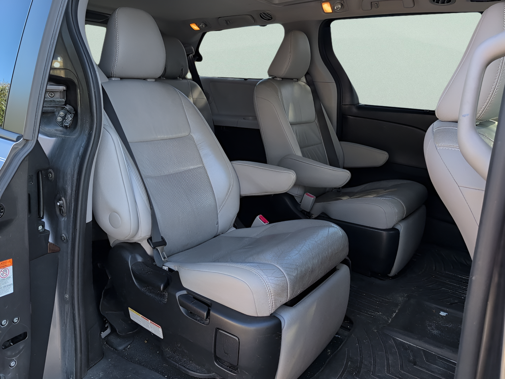 2017 Toyota Sienna Limited Premium 7 Passenger