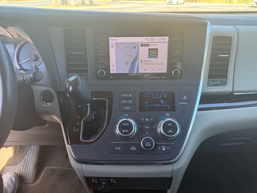 2018 Toyota Sienna XLE