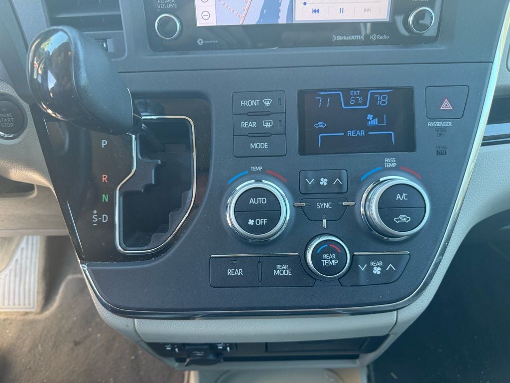 2018 Toyota Sienna XLE