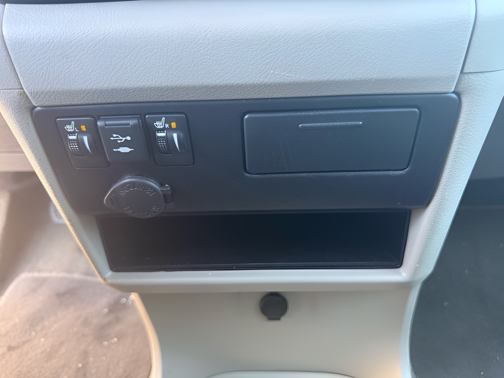 2018 Toyota Sienna L 7 Passenger