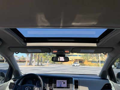 2018 Toyota Sienna XLE