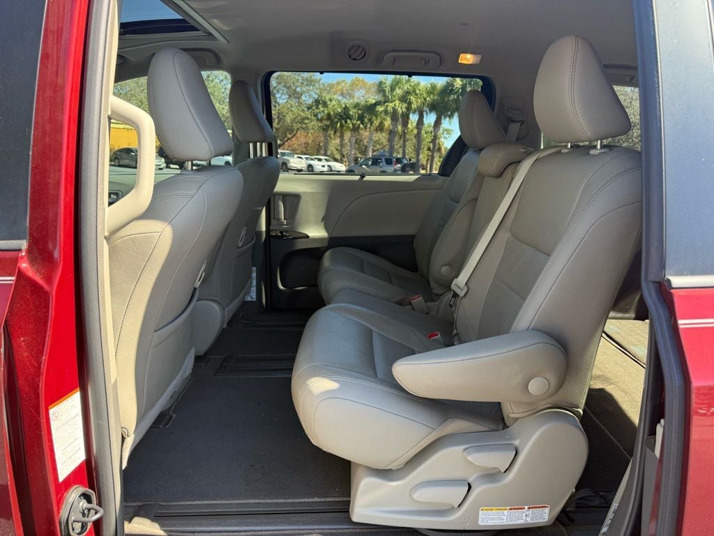 2018 Toyota Sienna XLE