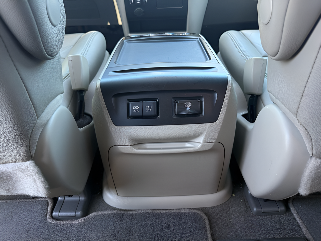 2018 Toyota Sienna L 7 Passenger