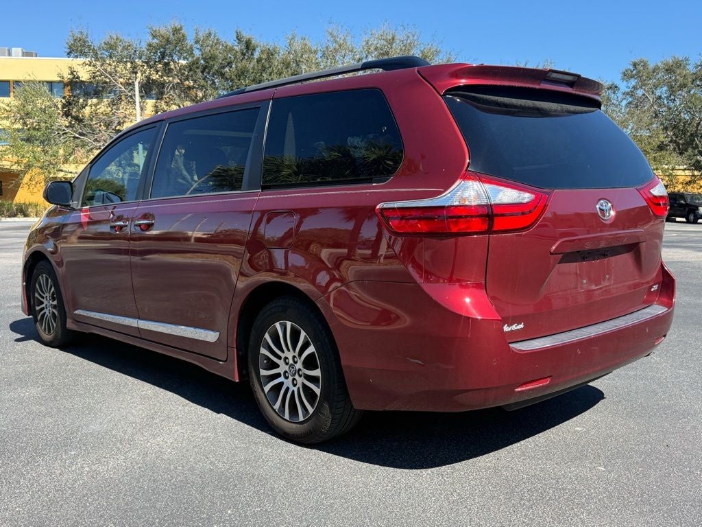 2018 Toyota Sienna XLE
