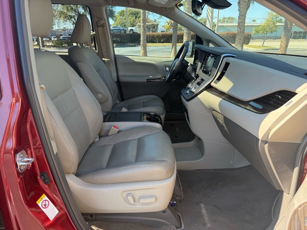 2018 Toyota Sienna XLE