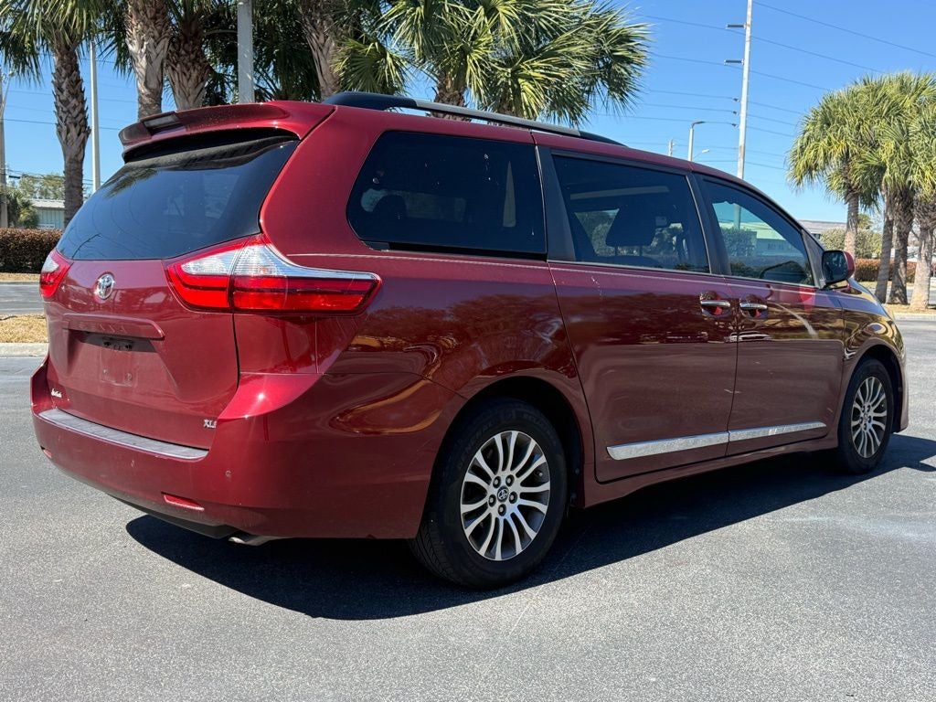 2018 Toyota Sienna XLE
