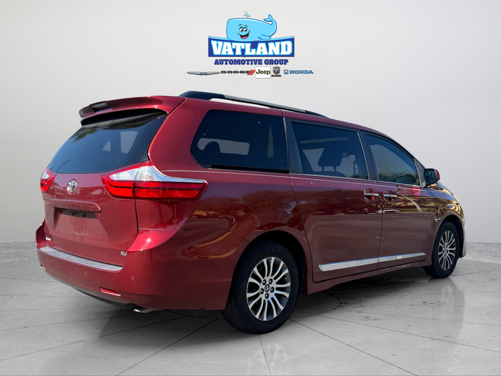 2018 Toyota Sienna L 7 Passenger