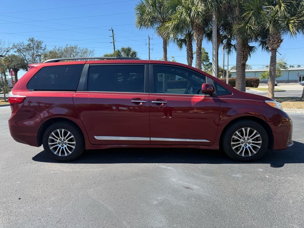 2018 Toyota Sienna XLE