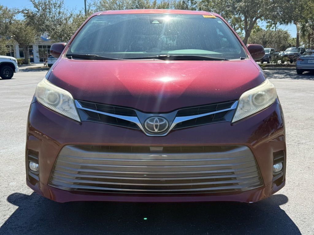 2018 Toyota Sienna XLE