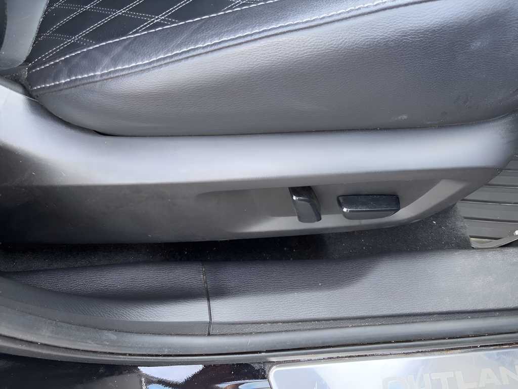 2023 Mitsubishi Outlander SEL