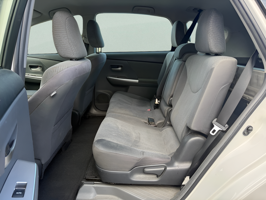 2013 Toyota Prius v Base