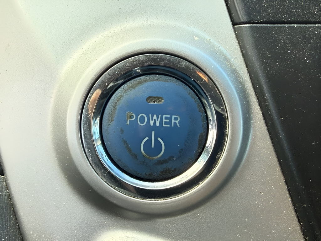 2013 Toyota Prius v Base