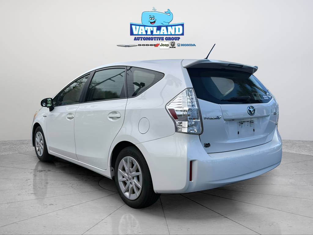 2013 Toyota Prius v Base
