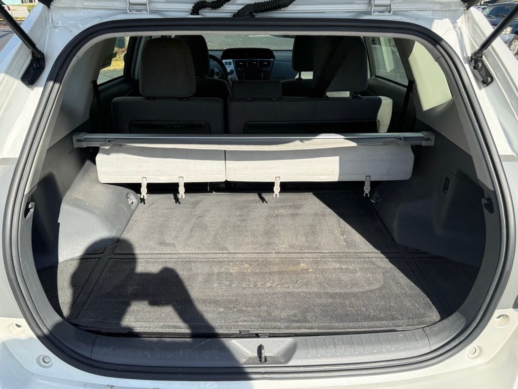 2013 Toyota Prius v Base