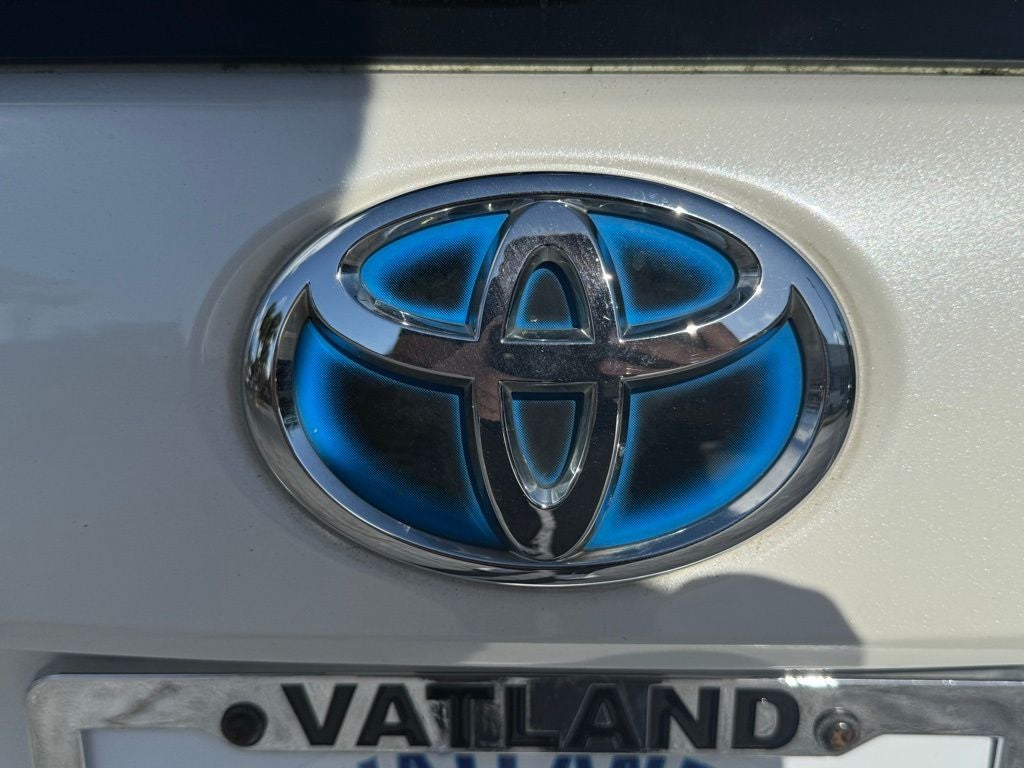 2013 Toyota Prius v Five