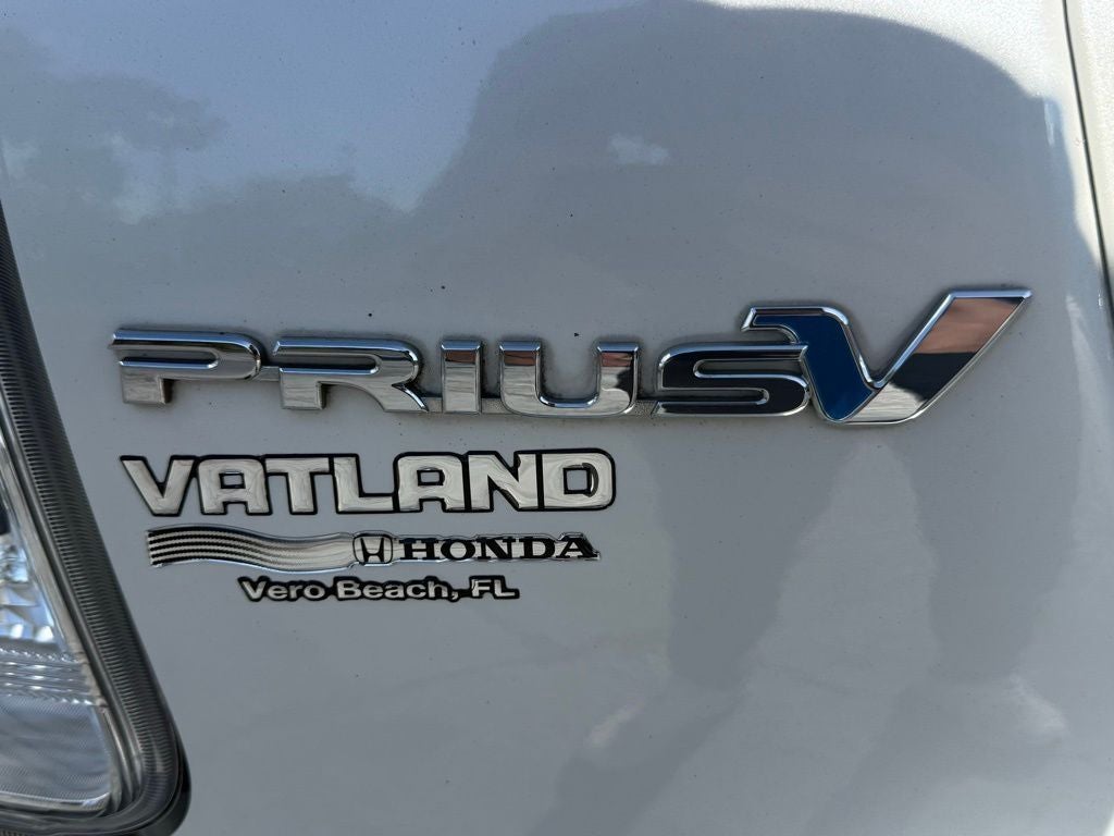 2013 Toyota Prius v Five