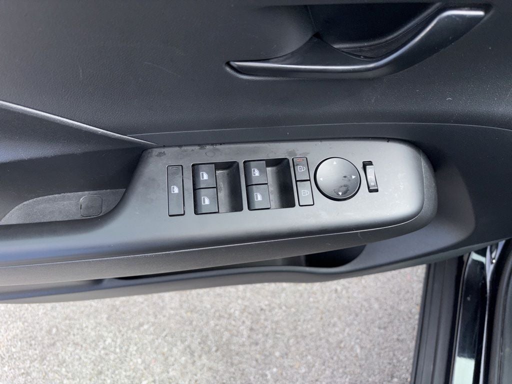 2025 Hyundai Kona SE