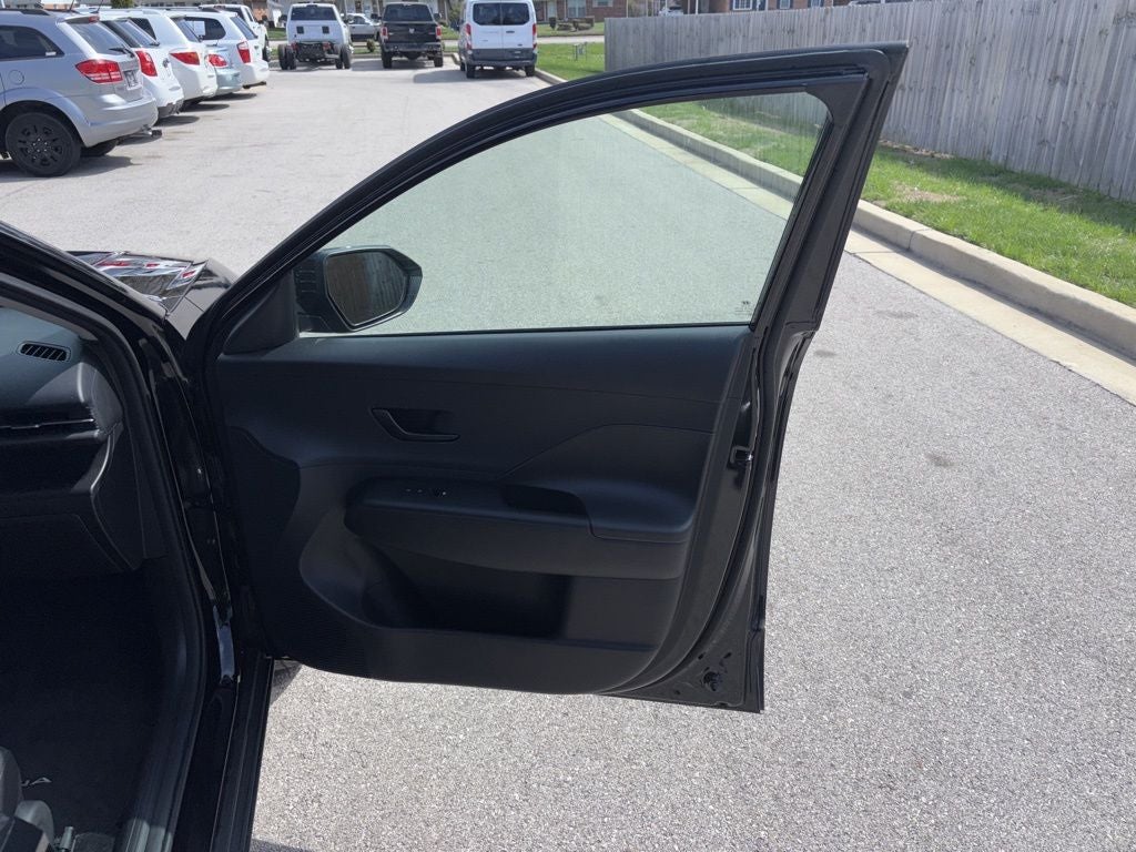 2025 Hyundai Kona SE