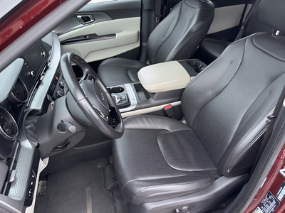 2024 Kia Carnival LX