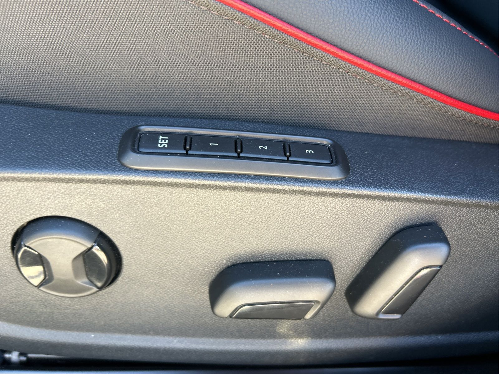 2024 Volkswagen Golf GTI 2.0T SE