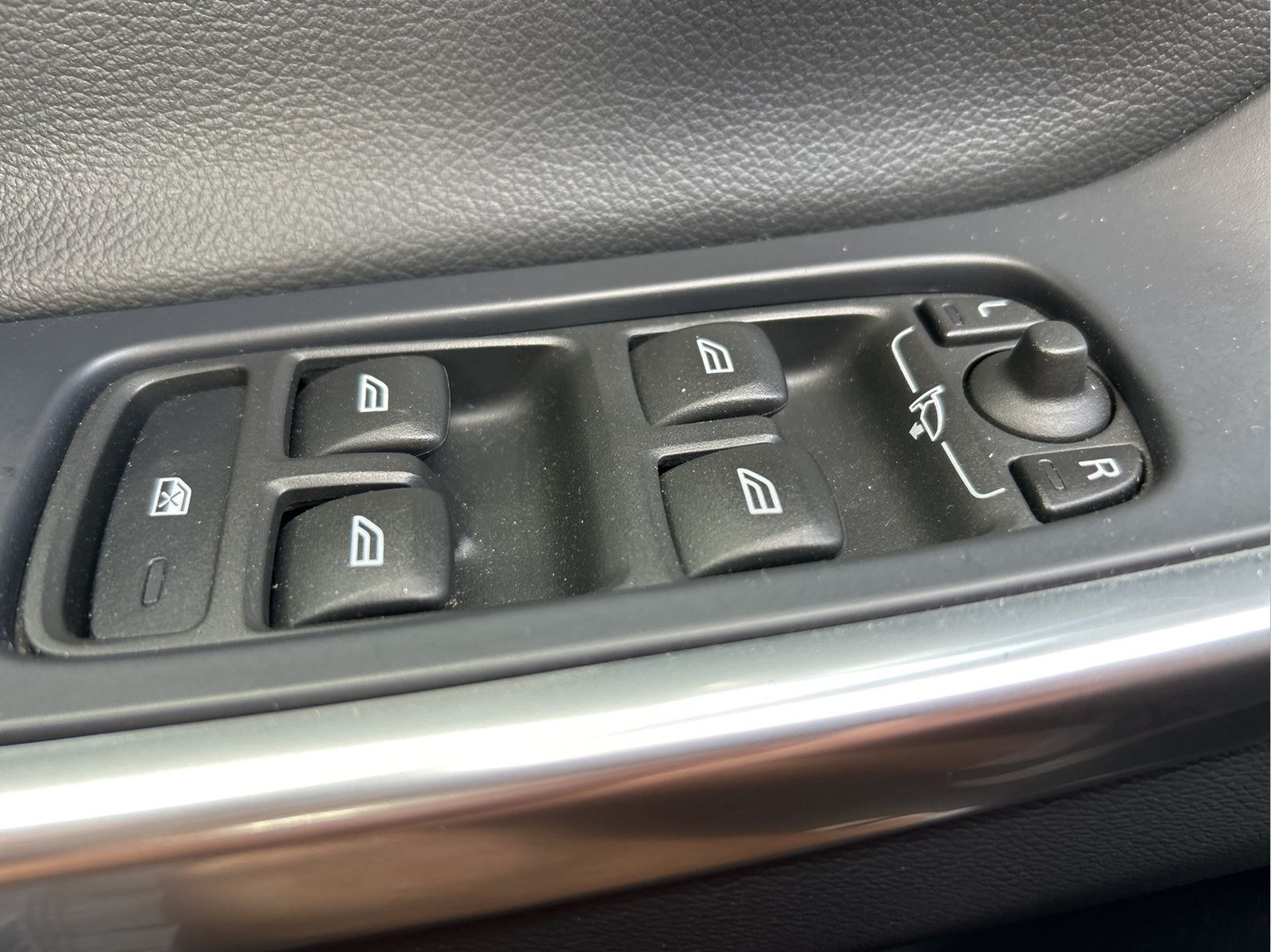 2017 Volvo XC60 T5 Dynamic