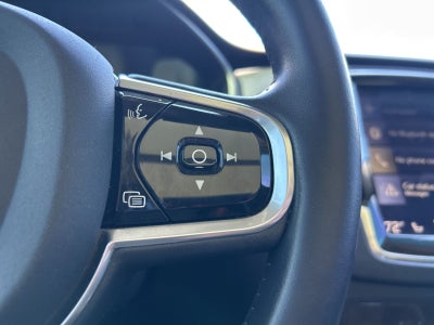 2017 Volvo XC90 T6 Momentum