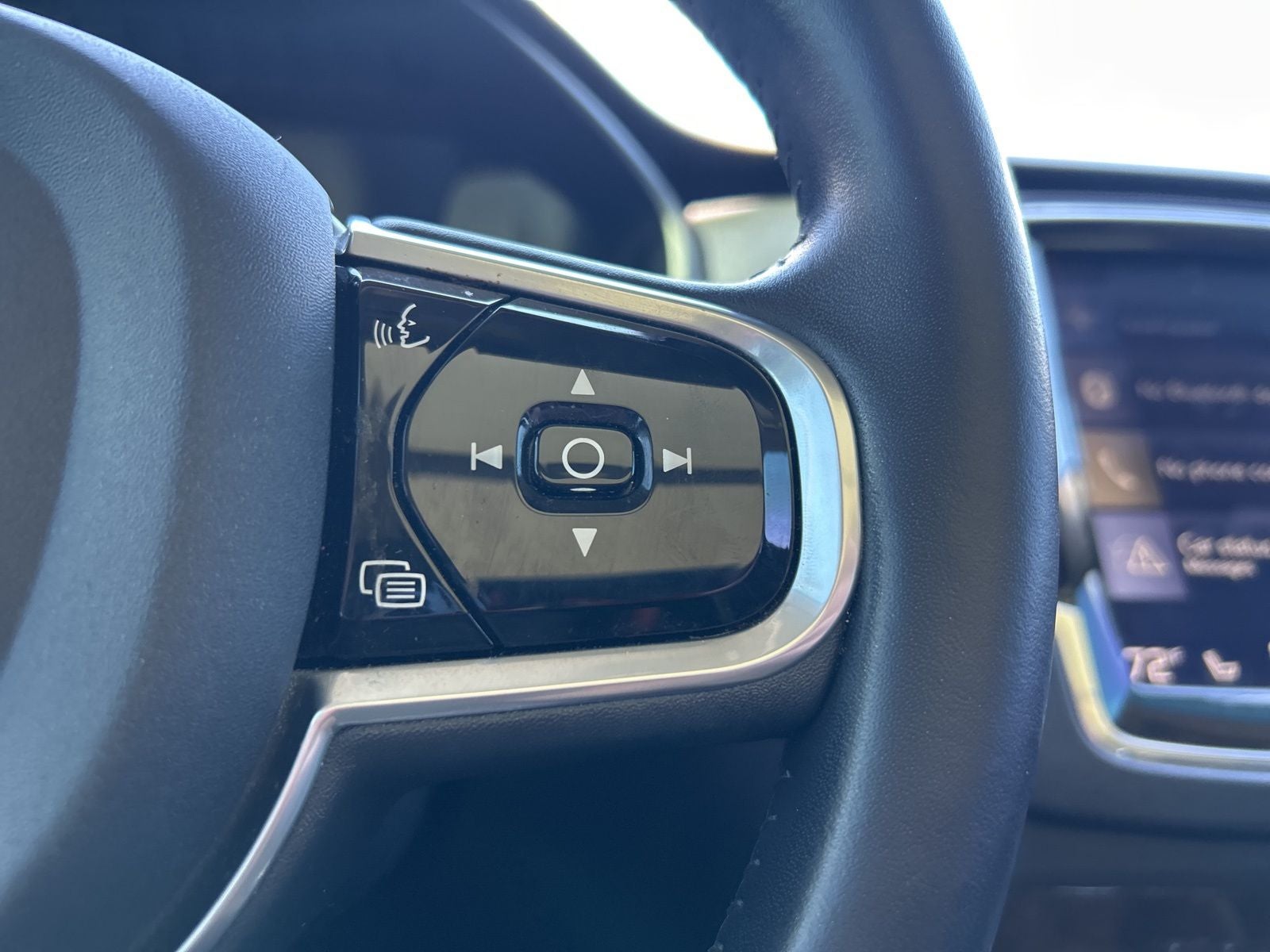 2017 Volvo XC90 T6 Momentum